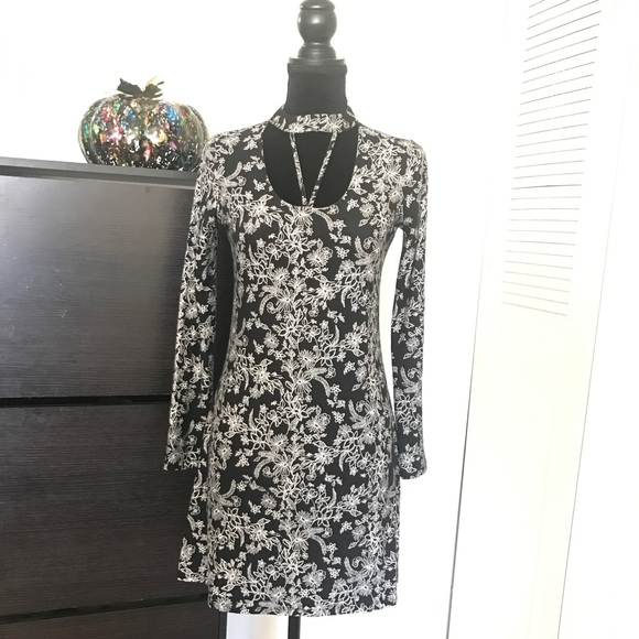 Charming Charlie Dresses & Skirts - # Floral Black & White Choker Neck Long Top / Dress Size X-Small